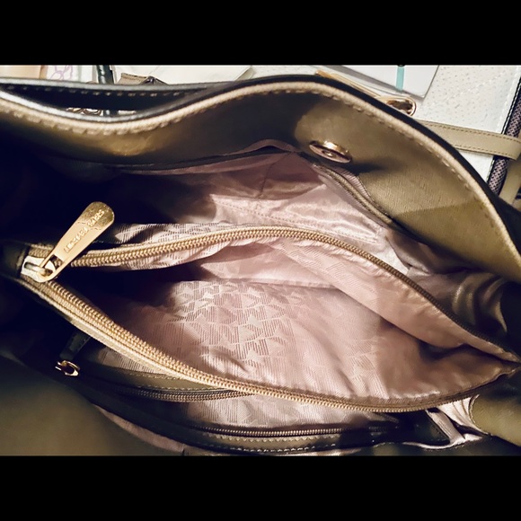 MK tote - Picture 6 of 6